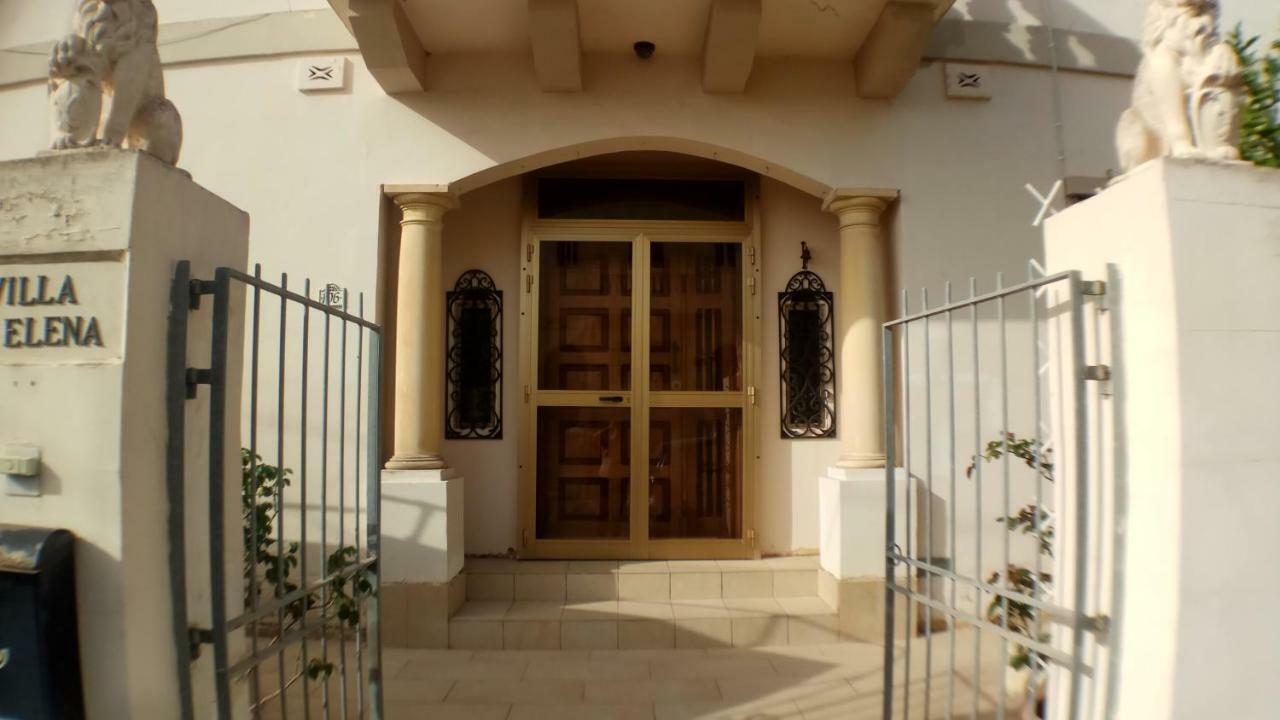 Homestay Corner Townhouse 1km From