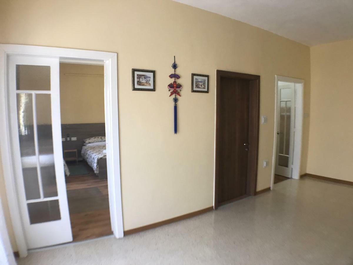 Homestay Corner Townhouse 1km From