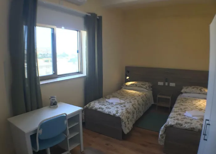 Corner Townhouse 1Km From University