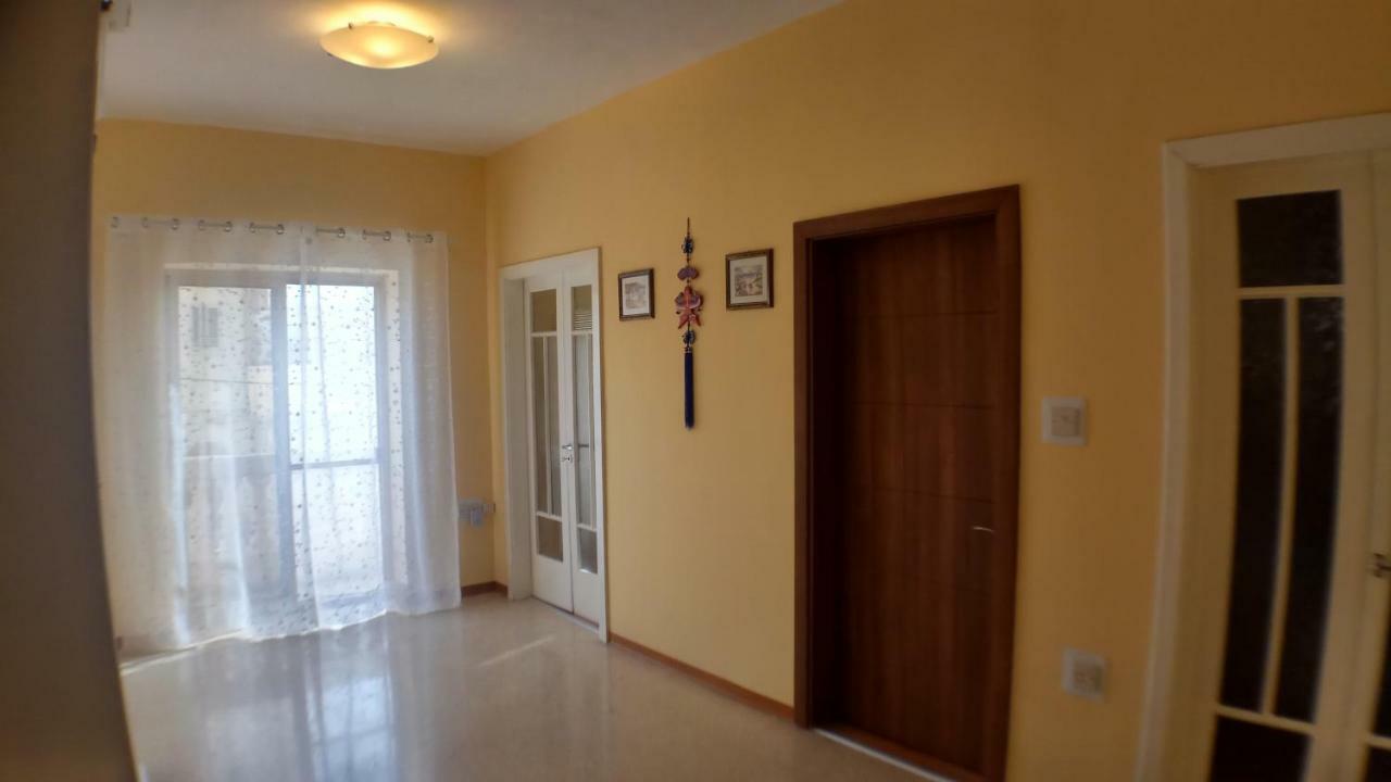 Quarto em Acomodações Particulares Corner Townhouse 1km From *