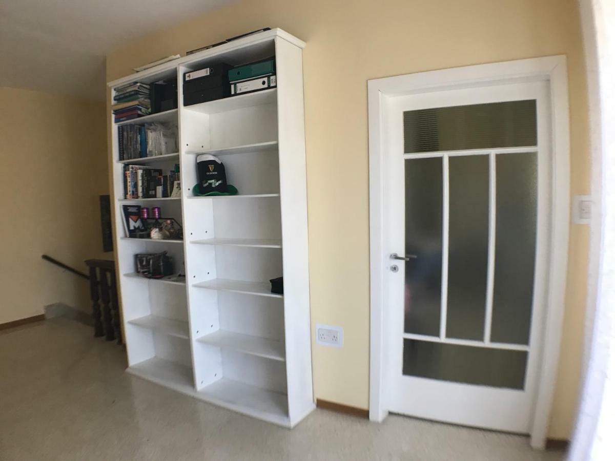 Corner Townhouse 1km From * Msida