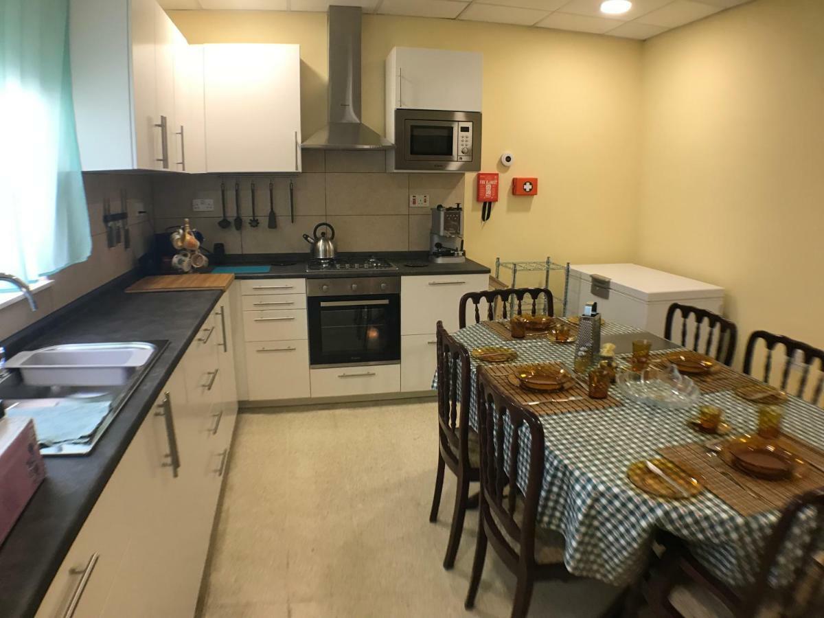 Corner Townhouse 1km From Quarto em Acomodações Particulares Msida